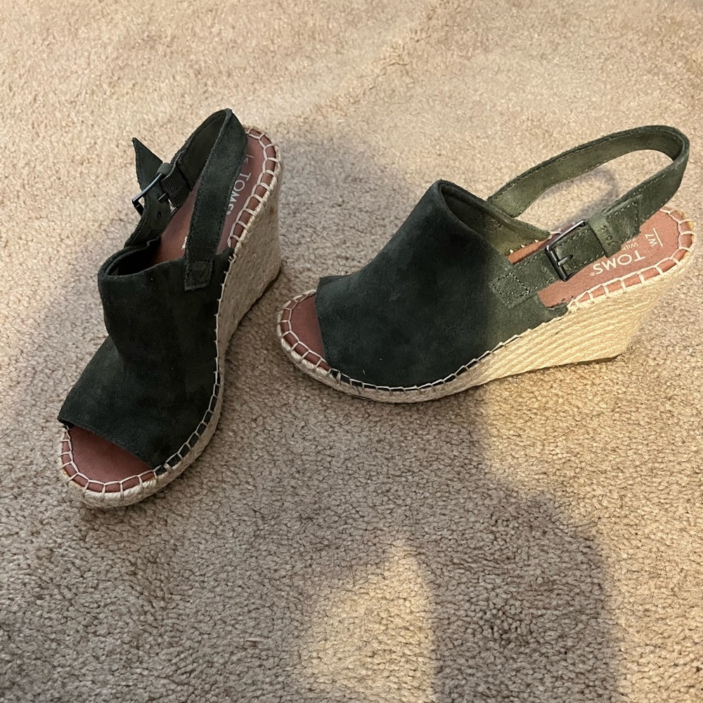 Tom’s army green sandals